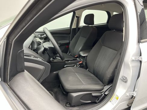 Used 2018 Ford Focus SE FWD image 8