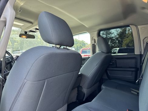 Used 2019 RAM 1500 Express image 29