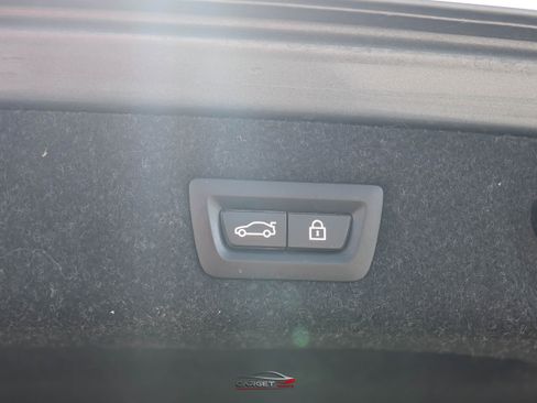 Used 2018 BMW 540i w/ M Sport Package image 50