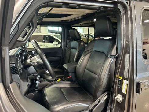 Used 2021 Jeep Wrangler Unlimited Sahara image 12