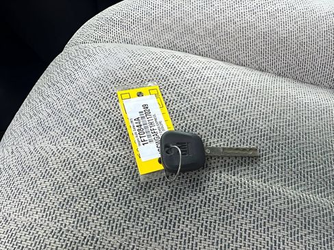 Used 2017 Chevrolet Express 2500 RWD image 17