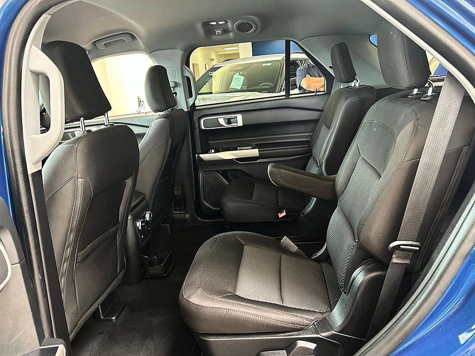 Used 2022 Ford Explorer XLT AWD/4WD image 25