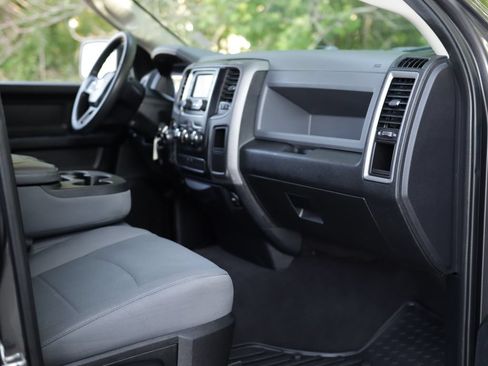 Used 2018 RAM 1500 Express AWD/4WD image 27