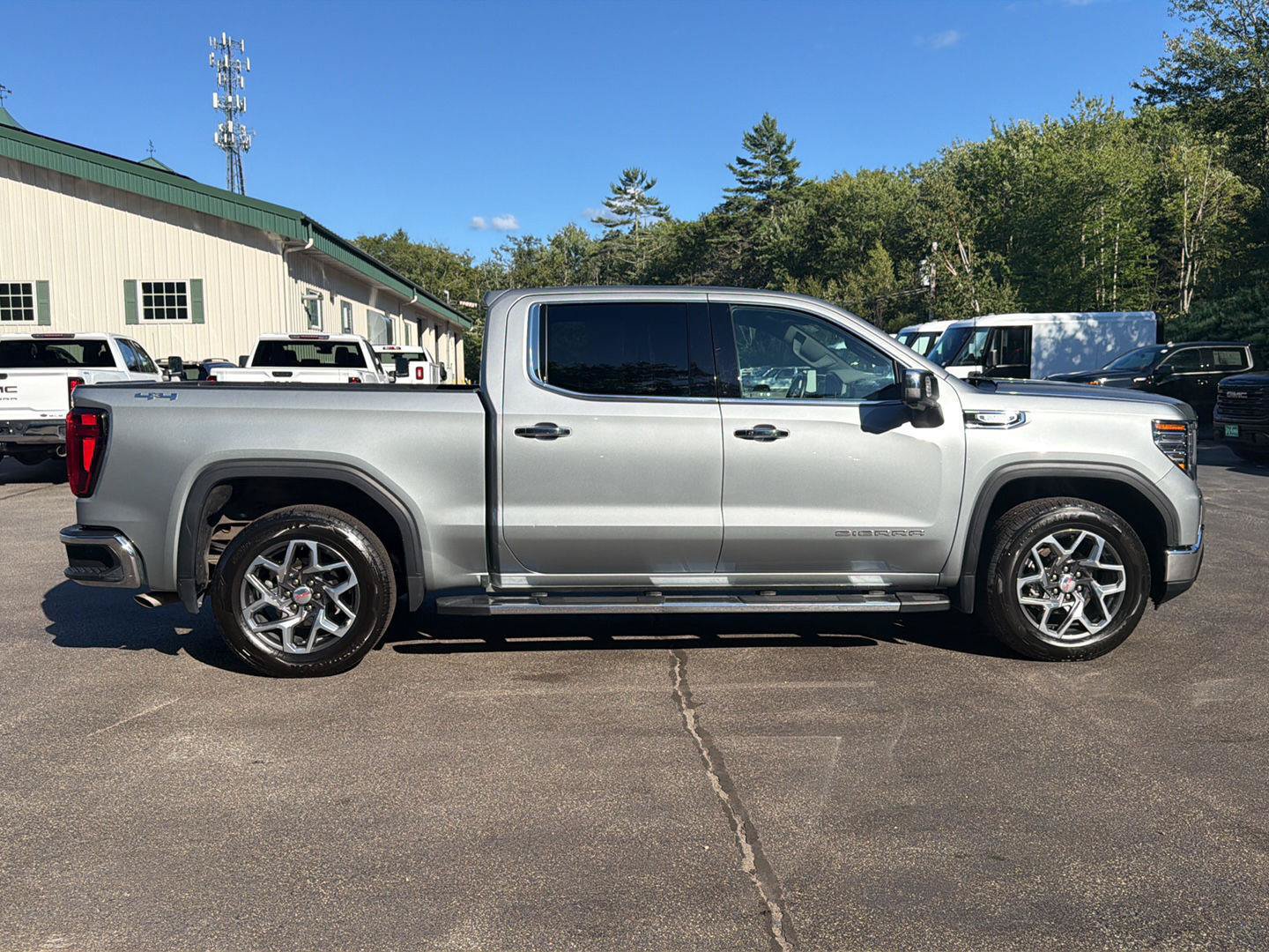 Certified 2024 GMC Sierra 1500 SLT AWD/4WD image 6