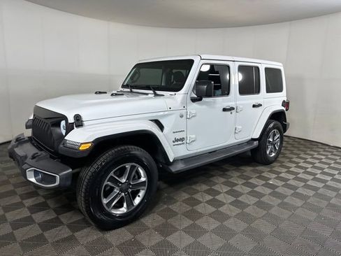 Used 2019 Jeep Wrangler Unlimited Sahara w/ Uconnect 4C Nav & Sound Group image 7