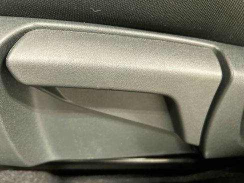 Used 2023 Nissan Rogue S image 10