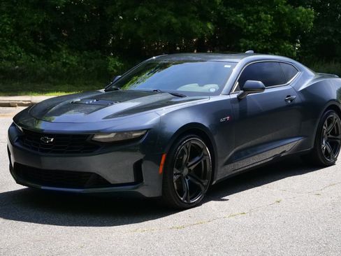 Used 2022 Chevrolet Camaro LT RWD image 6
