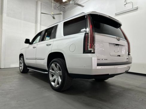 Used 2019 Cadillac Escalade Luxury AWD/4WD image 21