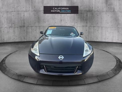 Used 2010 Nissan 370Z Roadster image 2