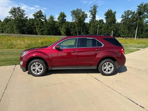 Used 2017 Chevrolet Equinox LT w/ Convenience Package FWD image 3