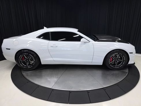 Used 2013 Chevrolet Camaro SS w/ SS Performance Package RWD image 15