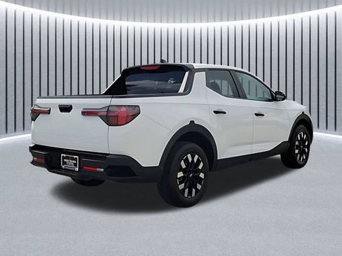 Used 2025 Hyundai Santa Cruz SE FWD image 6