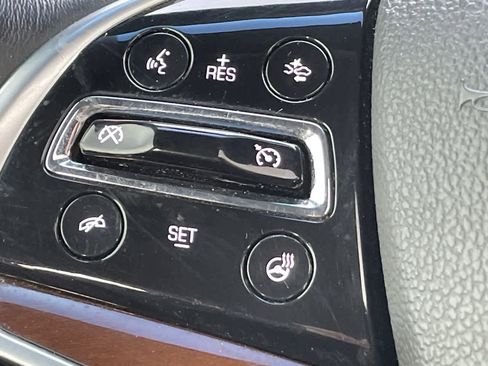 Used 2018 Cadillac Escalade ESV Luxury image 27