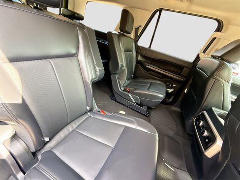 Used 2024 Ford Expedition XLT image 28