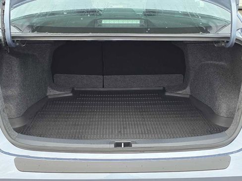 Certified 2025 Toyota Corolla SE image 18