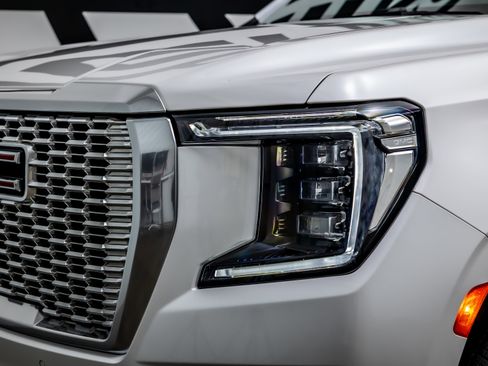 Used 2021 GMC Yukon XL Denali w/ Denali Ultimate Package image 14