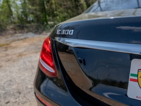 Used 2017 Mercedes-Benz E 300 image 10