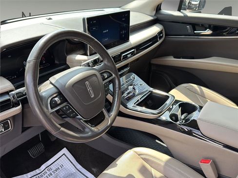 Used 2023 Lincoln Nautilus Reserve AWD/4WD image 11