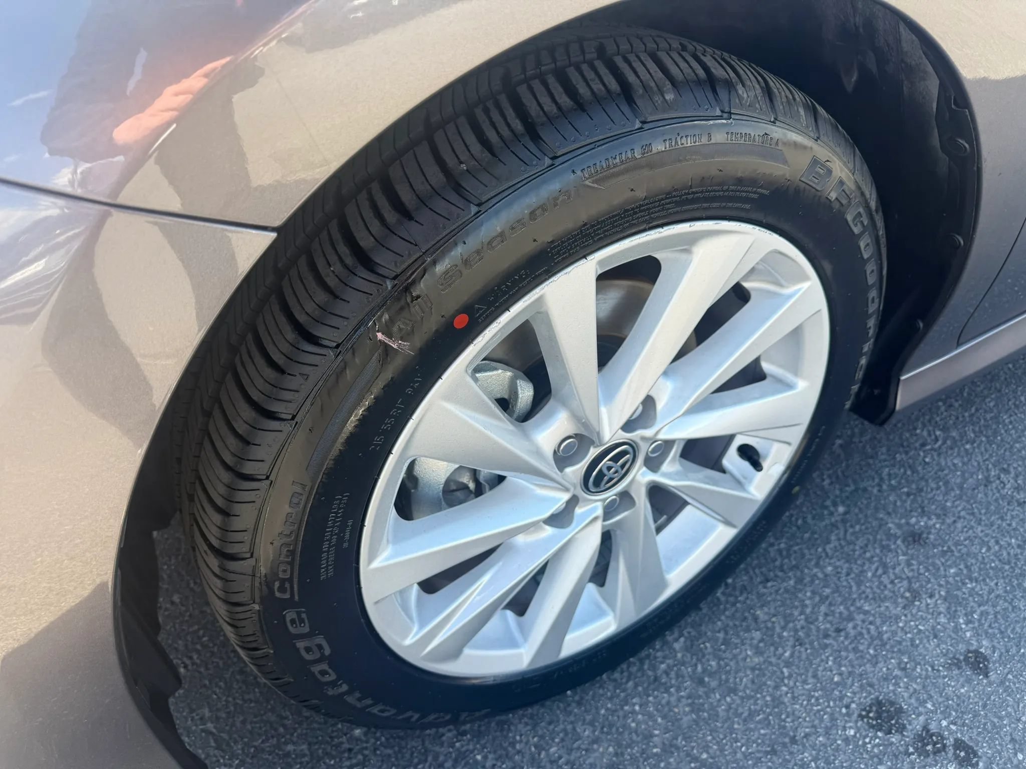Used 2024 Toyota Camry LE FWD image 28
