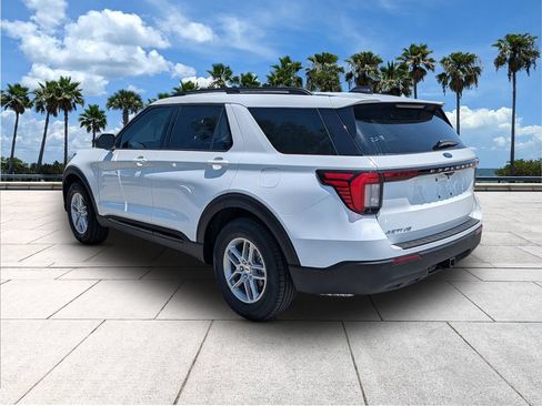 New 2026 Ford Explorer Active RWD image 5