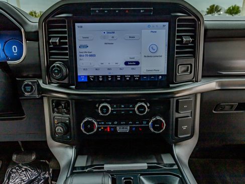 Used 2024 Ford F150 Platinum image 25