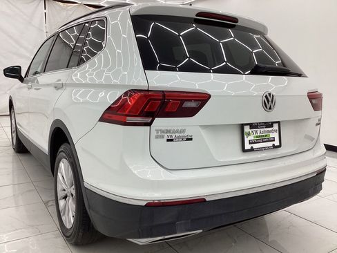 Used 2018 Volkswagen Tiguan SE AWD/4WD image 9