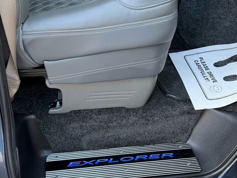 Used 2023 Chevrolet Express 2500 image 13