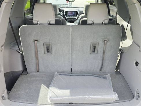 Used 2018 GMC Acadia SLT w/ LPO, Floor Liner Package AWD/4WD image 13