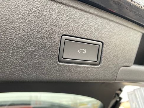 New 2025 Volkswagen Atlas Cross Sport SEL image 17