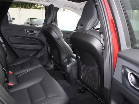 Used 2024 Volvo XC60 B5 Plus w/ Climate Package AWD/4WD image 14