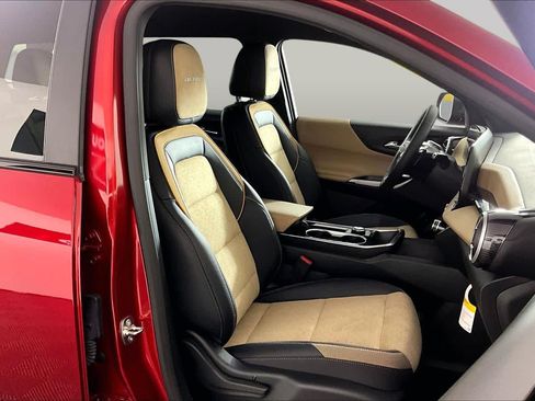 Certified 2026 Chevrolet Equinox ACTIV w/ LPO, Floor Liner Package FWD image 17