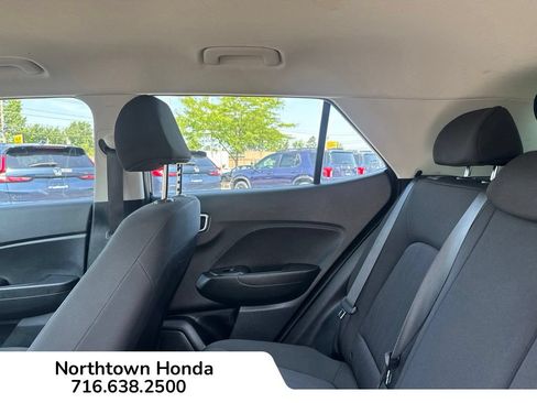 Used 2021 Hyundai Venue SE FWD image 8