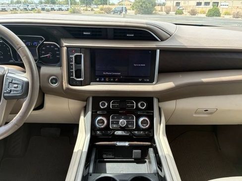 Used 2021 GMC Yukon Denali w/ Denali Premium Package AWD/4WD image 15