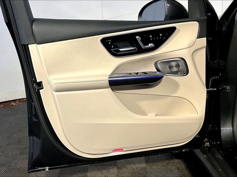 New 2026 Mercedes-Benz GLC 300 4MATIC image 11