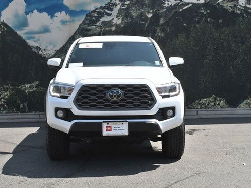 Certified 2022 Toyota Tacoma TRD Off-Road w/ Technology Package AWD/4WD image 5