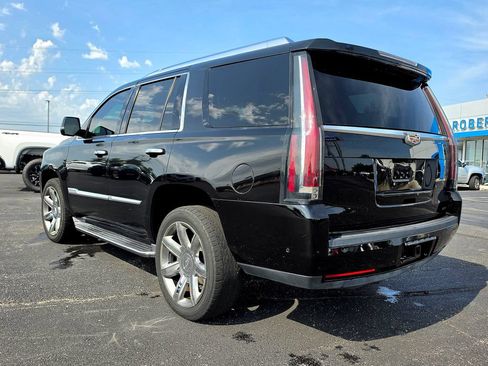 Used 2019 Cadillac Escalade Luxury AWD/4WD image 4