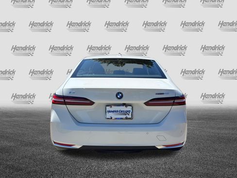 Certified 2024 BMW i5 eDrive40i w/ Convenience Package RWD image 9