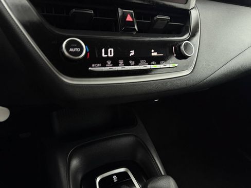 Used 2025 Toyota Corolla LE FWD image 35
