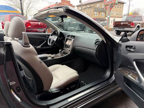 Used 2015 Lexus IS 250C image 19
