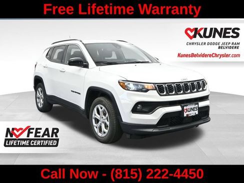 Used 2024 Jeep Compass Latitude AWD/4WD image 1
