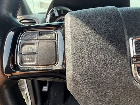 Used 2020 Dodge Grand Caravan SE FWD image 18