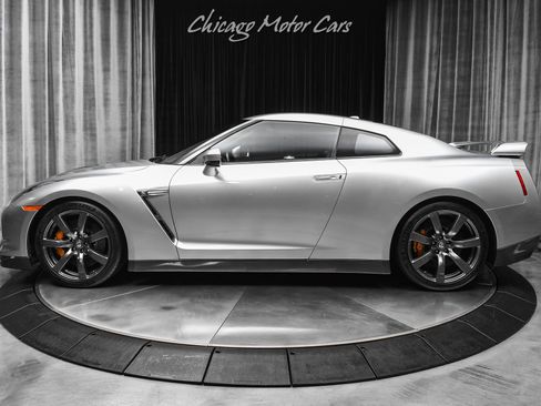 Used 2009 Nissan GT-R Premium AWD/4WD image 30