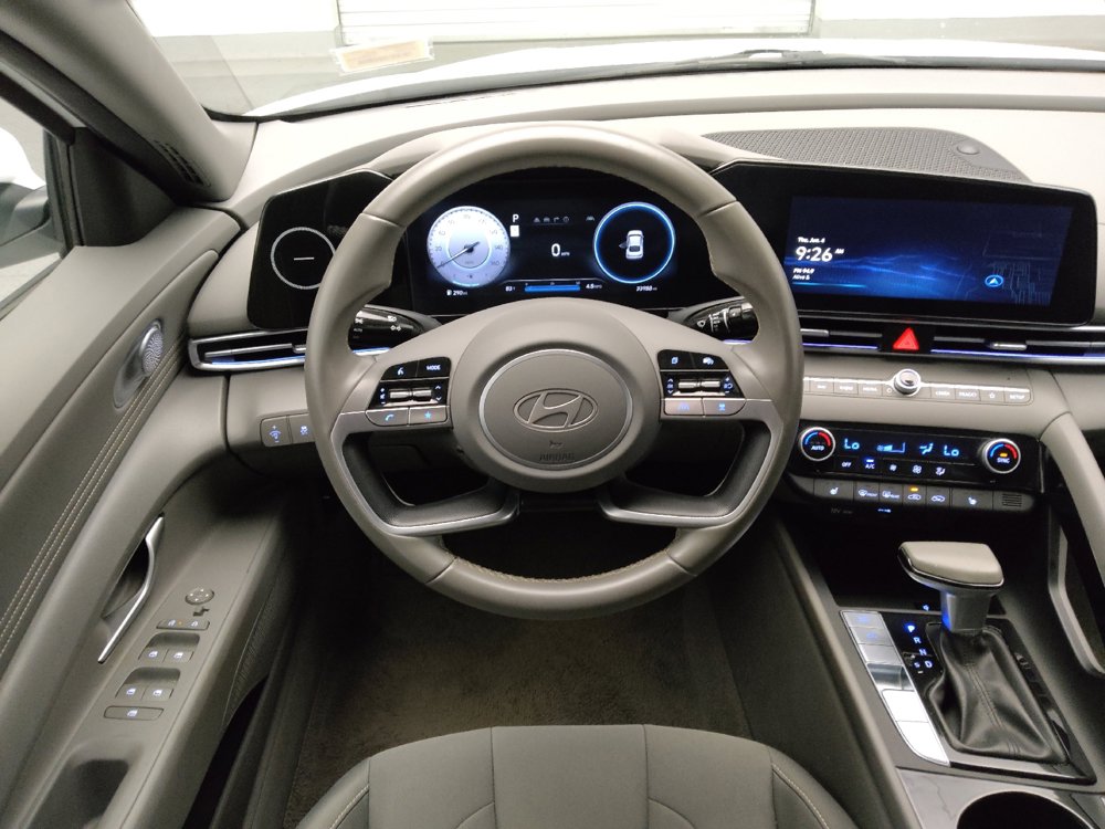 Used 2025 Hyundai Elantra SEL FWD image 22