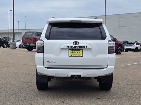 Used 2021 Toyota 4Runner SR5 RWD image 6