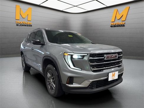 Used 2025 GMC Acadia Elevation image 10