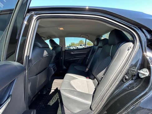 Used 2021 Toyota Camry SE image 10