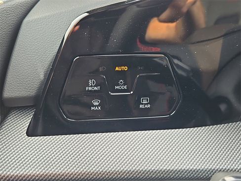 New 2025 Volkswagen GTI SE image 10