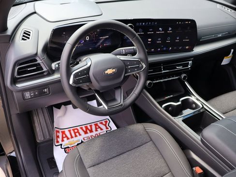 New 2025 Chevrolet Traverse LT w/ Driver Confidence Package image 23