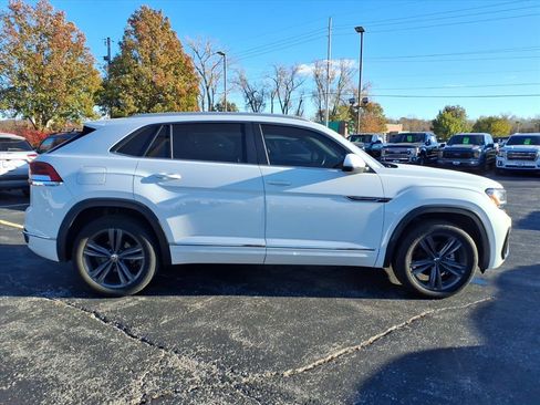 Used 2021 Volkswagen Atlas Cross Sport SE image 25