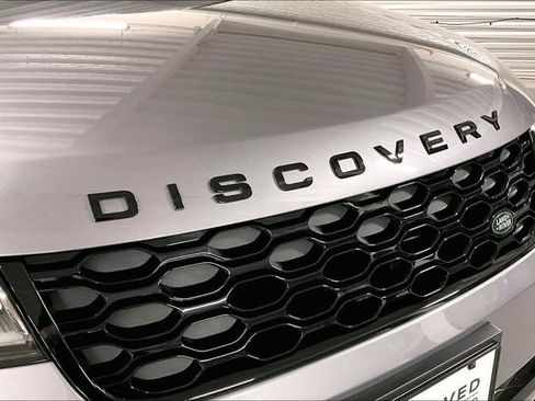 Certified 2025 Land Rover Discovery Dynamic SE AWD/4WD image 31